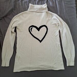 turtle neck cream swather with heart print size M-L